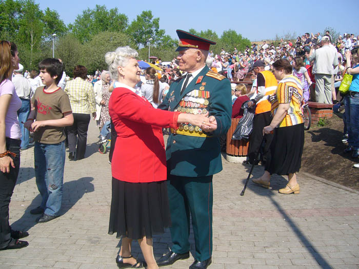 9 мая торжественное мероприятие в парке дмитровский ветеран Лыткин Иван Петрович